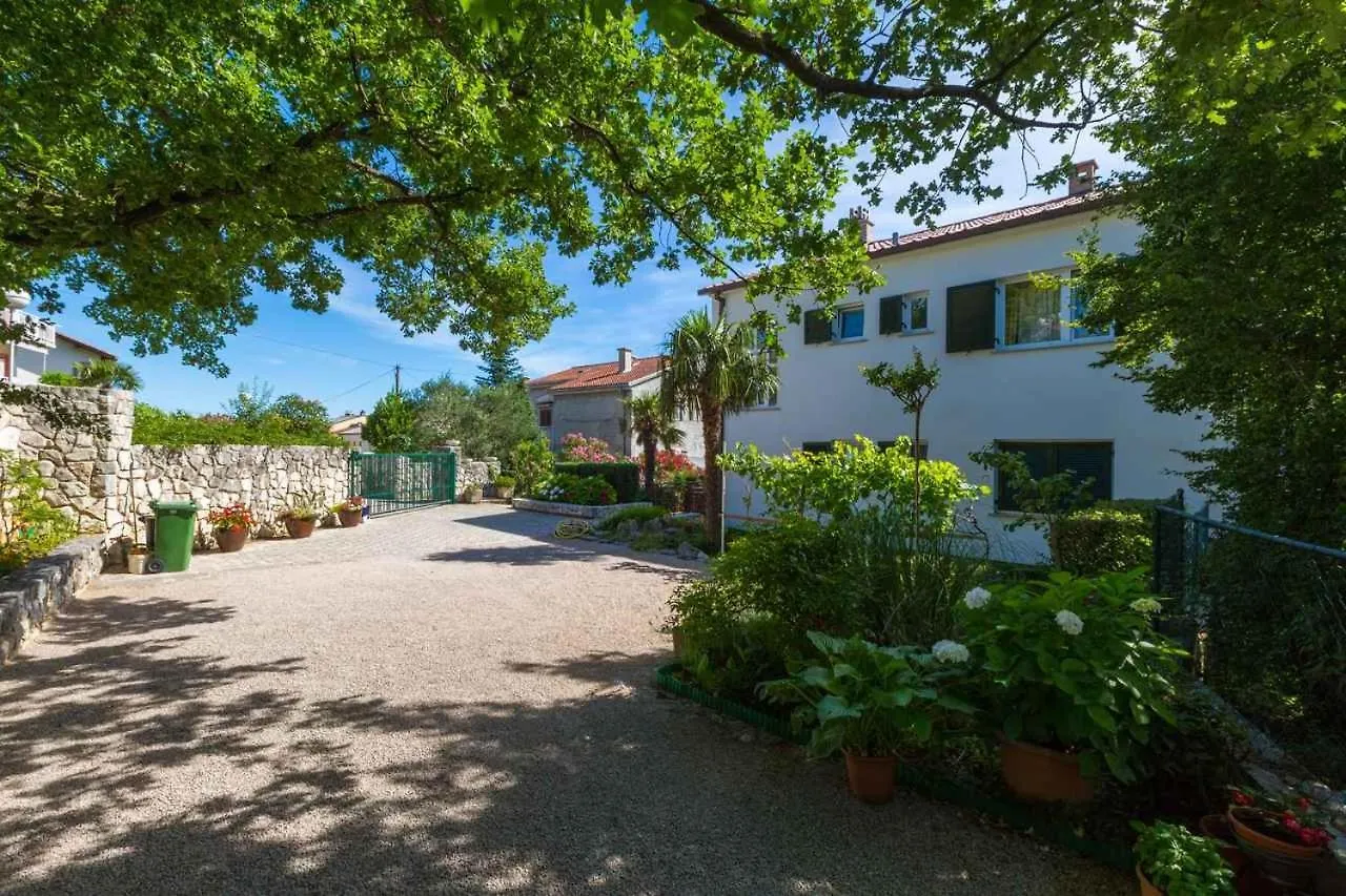Two-Bedroom Apartment Crikvenica 3