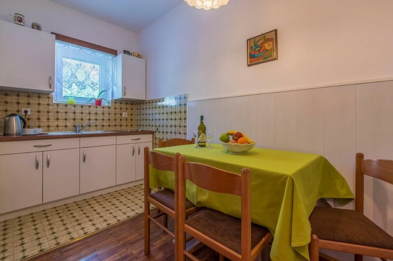 Two-Bedroom Apartment Crikvenica 3